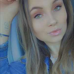 Meet your Posher, Marissa